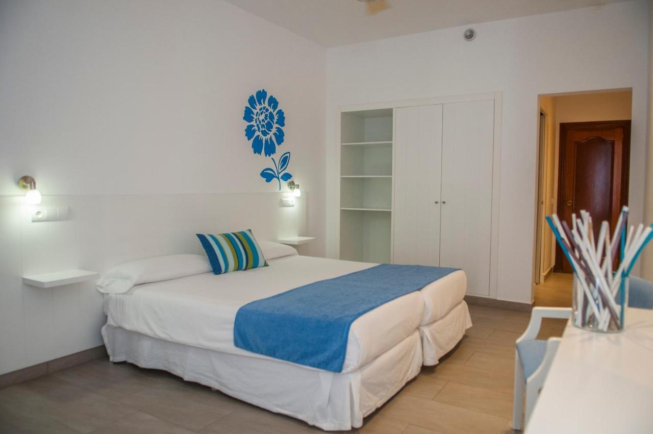 Hostal Xuroy Cala Alcaufar Kültér fotó