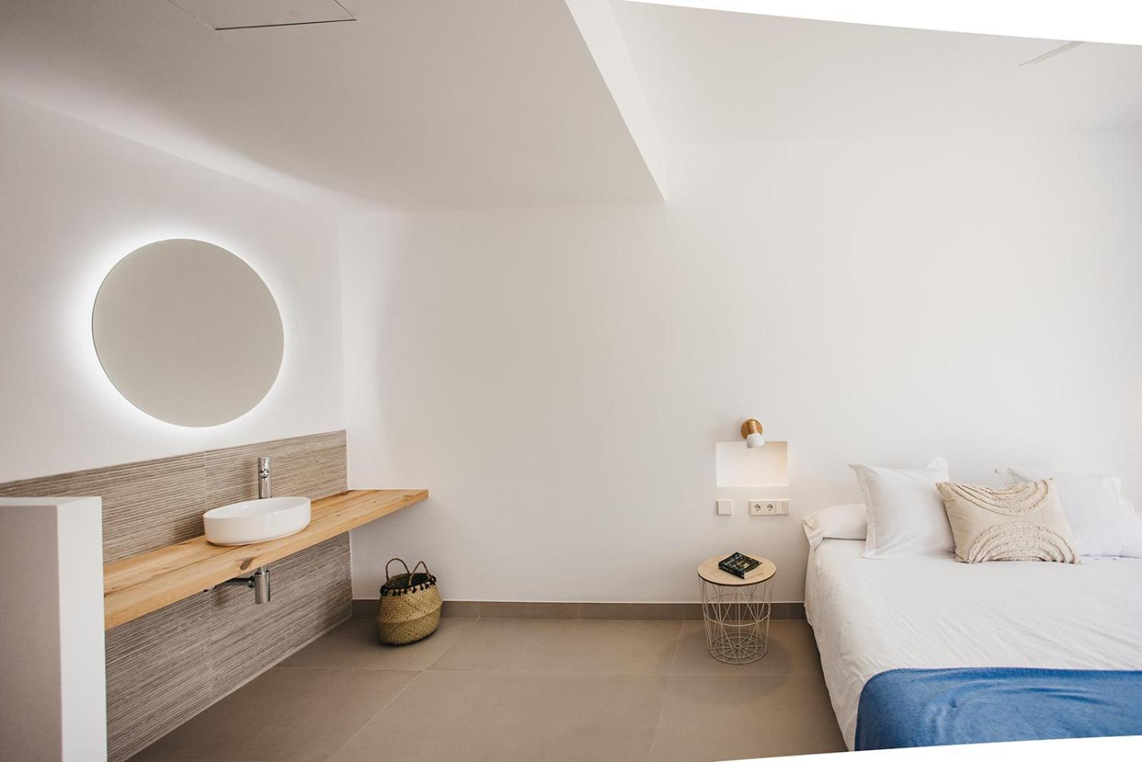 Hostal Xuroy Cala Alcaufar Kültér fotó