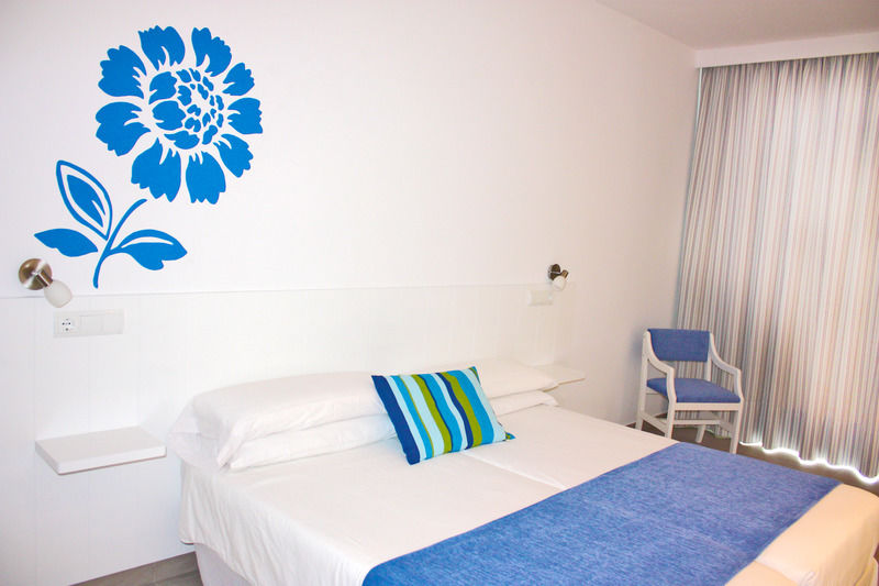 Hostal Xuroy Cala Alcaufar Kültér fotó