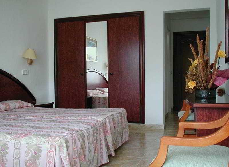 Hostal Xuroy Cala Alcaufar Kültér fotó